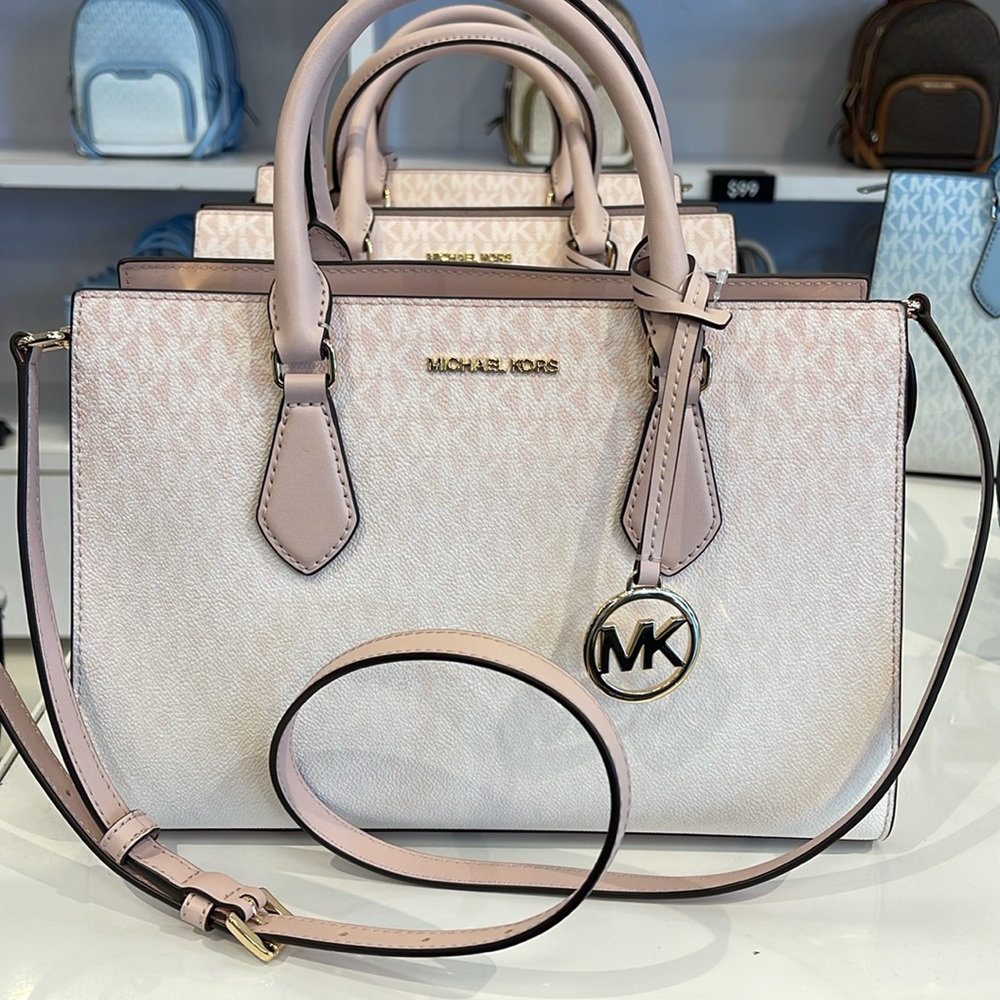 MICHAEL KORS Sheila Md Ombré Signature Logo Satchel Crossbody Bag
Powder Blush - Picture 2 of 16